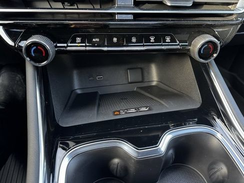 New 2026 Chevrolet Traverse High Country image 15