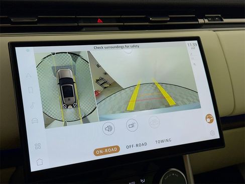 Used 2023 Land Rover Range Rover SE image 15