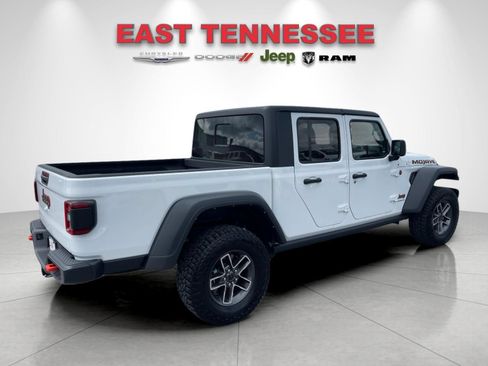 Used 2024 Jeep Gladiator Mojave w/ Technology Group AWD/4WD image 3