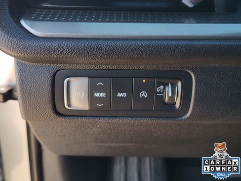 Used 2024 Chevrolet Traverse LT image 28