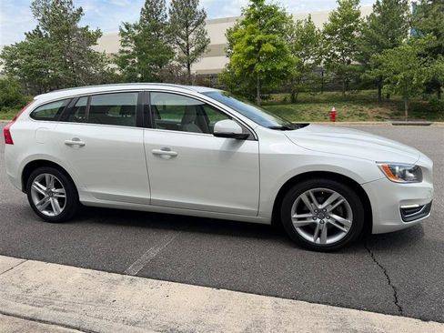 Used 2015 Volvo V60 T5 Premier FWD image 22