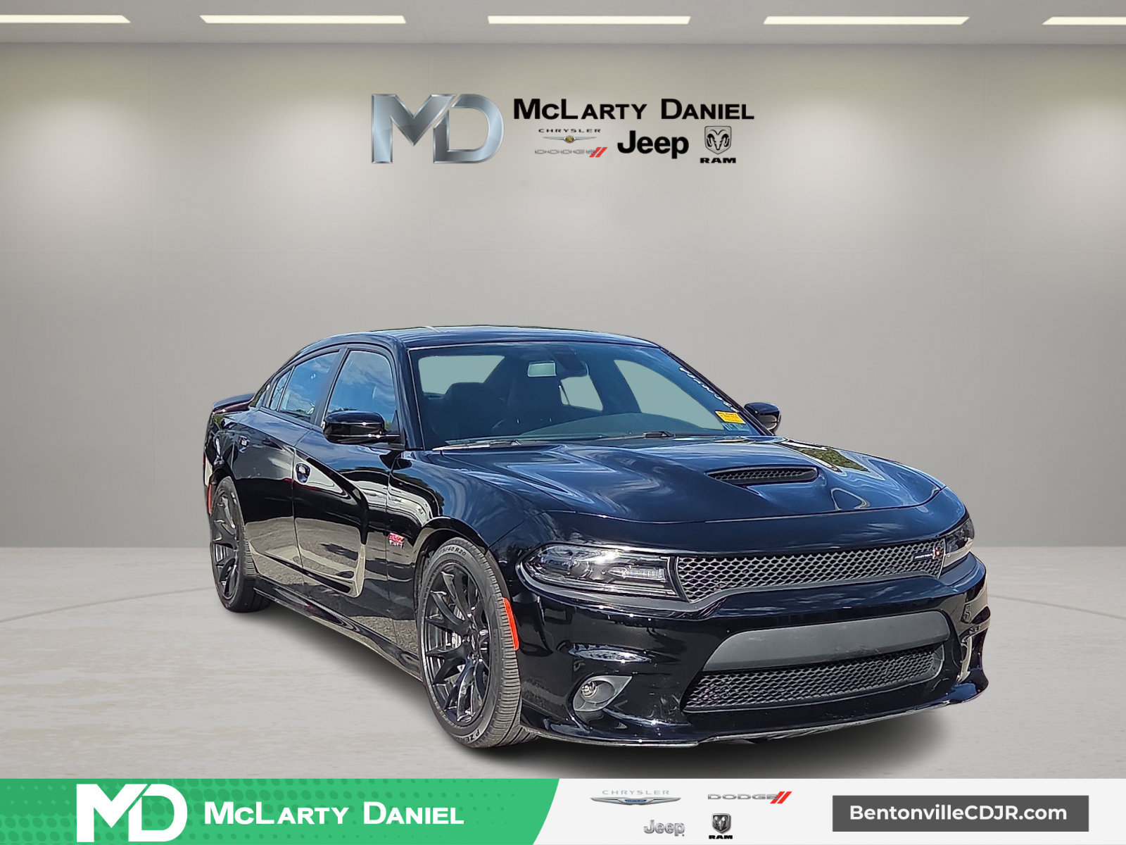 Used 2017 Dodge Charger R/T Scat Pack w/ Dynamics Package RWD image 1