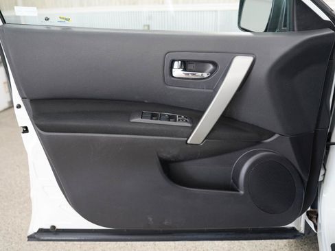 Used 2013 Nissan Rogue SV w/ Premium Pkg FWD image 25