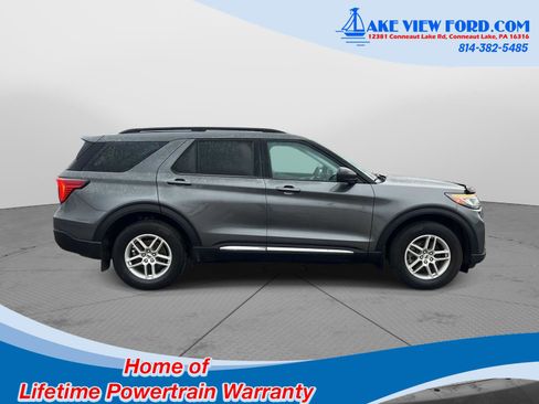 Used 2025 Ford Explorer Active AWD/4WD image 2