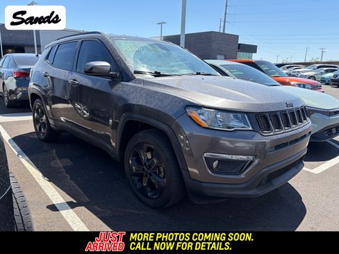 Used 2021 Jeep Compass Latitude image 1