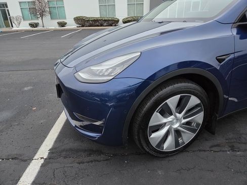 Used 2020 Tesla Model Y Long Range image 13