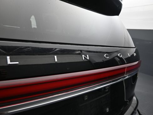 Used 2022 Lincoln Aviator Reserve w/ Equipment Group 201A image 12