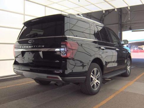 Used 2024 Ford Expedition Limited AWD/4WD image 3