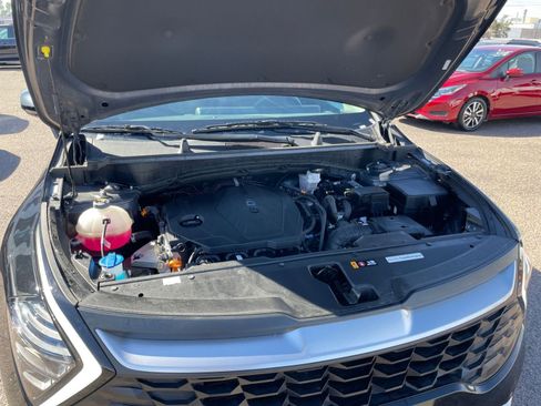 Used 2025 Kia Sportage LX image 31