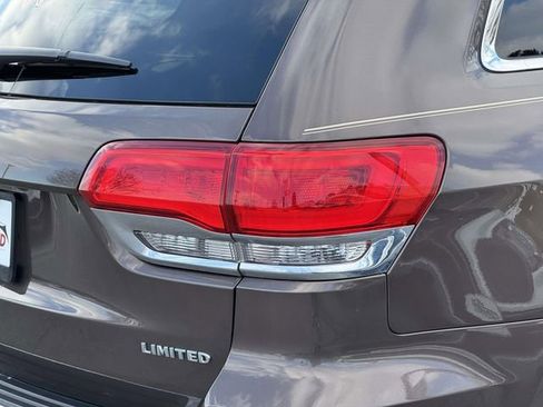 Used 2017 Jeep Grand Cherokee Limited image 9