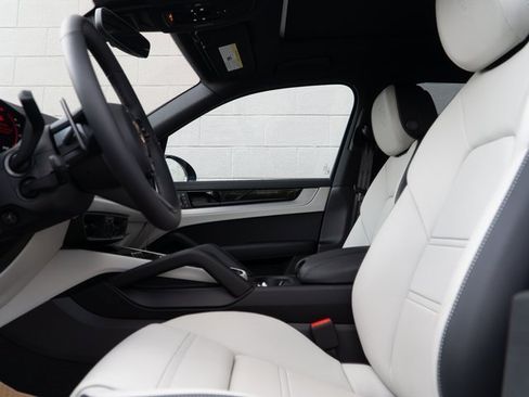 New 2026 Porsche Cayenne S image 17