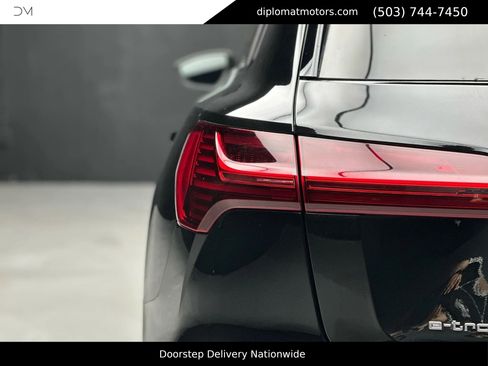 Used 2021 Audi e-tron Prestige image 15