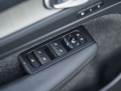 New 2026 Volvo XC40 B5 Plus w/ Protection Package Premier image 39