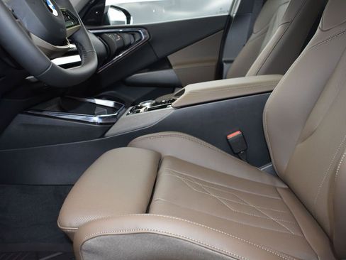 Used 2025 BMW X3 xDrive30i w/ Premium Package image 13