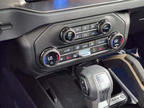 New 2026 Ford Bronco Badlands AWD/4WD image 24