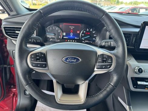 Used 2022 Ford Explorer XLT w/ Equipment Group 202A image 14