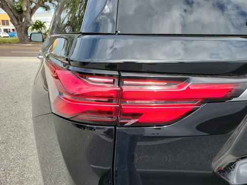 Used 2023 Chevrolet Traverse High Country w/ LPO, Floor Liner Package image 10