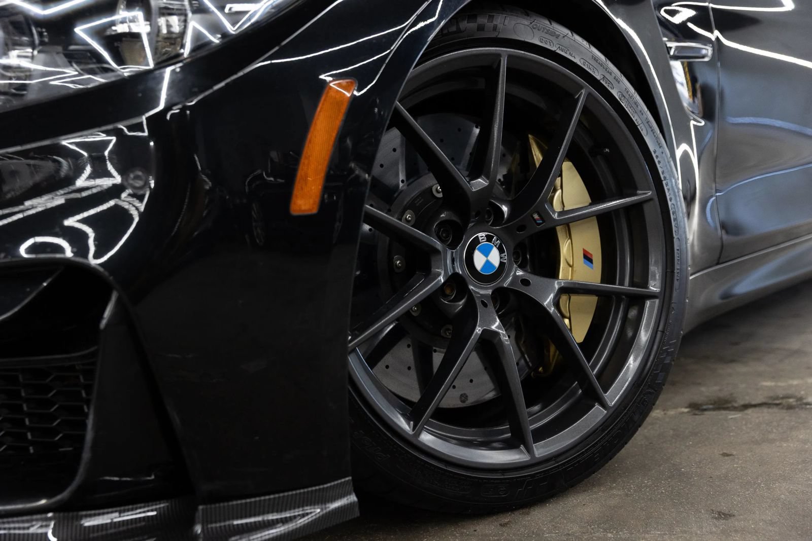 Used 2019 BMW M4 CS w/ Executive Package RWD image 5