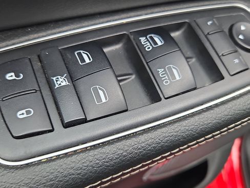 Used 2019 RAM 1500 Laramie image 11