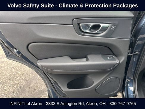 Used 2021 Volvo XC60 T5 Momentum w/ Premium Package image 37