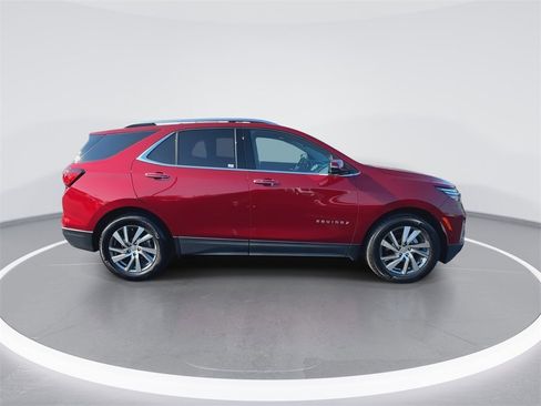 Used 2022 Chevrolet Equinox Premier image 9