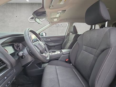 Used 2025 Nissan Rogue SV FWD image 19