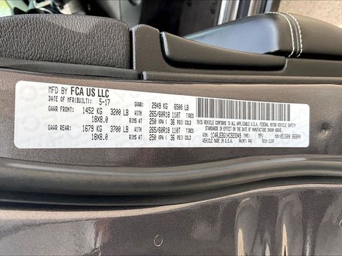 Used 2017 Jeep Grand Cherokee Limited image 32