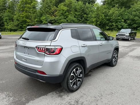 Used 2023 Jeep Compass Limited AWD/4WD image 5