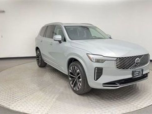 Certified 2025 Volvo XC90 B6 Plus w/ Protection Package Premier image 8