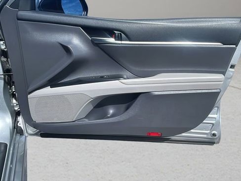 Used 2020 Toyota Camry SE image 10