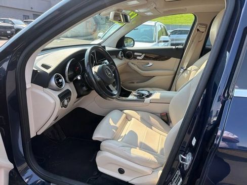 Used 2017 Mercedes-Benz GLC 300 4MATIC image 8