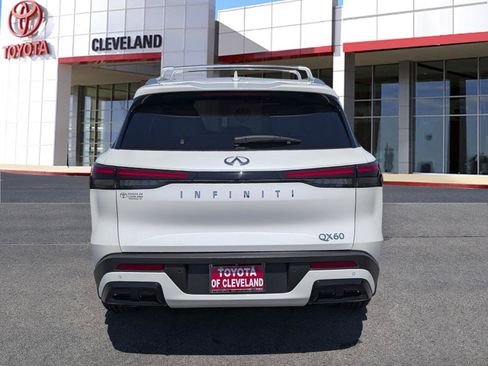 Used 2025 INFINITI QX60 Luxe w/ Vision Package FWD image 6