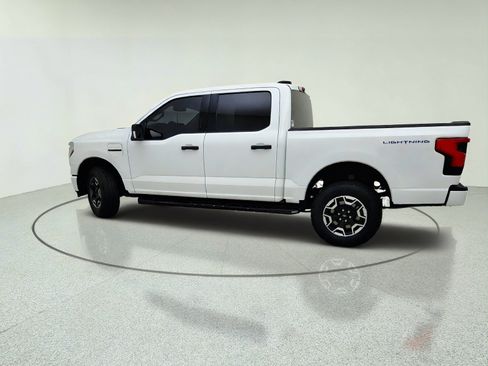 Used 2023 Ford F150 Lightning XLT AWD/4WD image 13