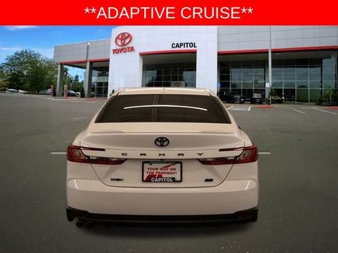Used 2026 Toyota Camry SE FWD image 4