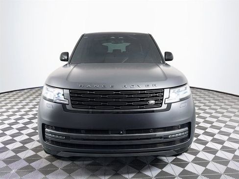 Used 2025 Land Rover Range Rover Autobiography image 2