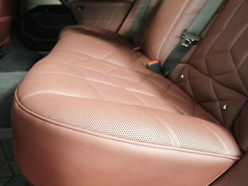 Certified 2023 BMW 740i image 13