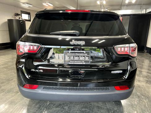 Used 2018 Jeep Compass Latitude w/ Popular Equipment Group image 8