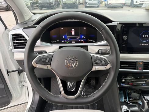 New 2026 Volkswagen Taos SE FWD image 23