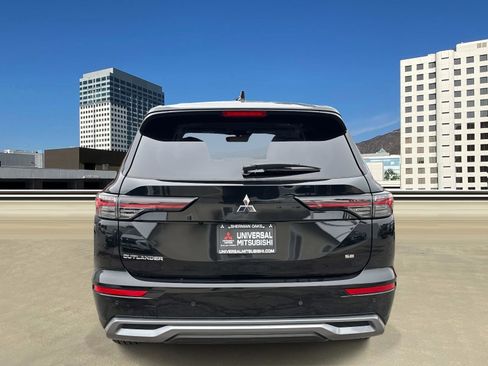 New 2026 Mitsubishi Outlander SE image 4