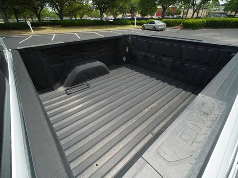 Used 2023 GMC Sierra 1500 AT4 w/ AT4 Premium Package AWD/4WD image 14