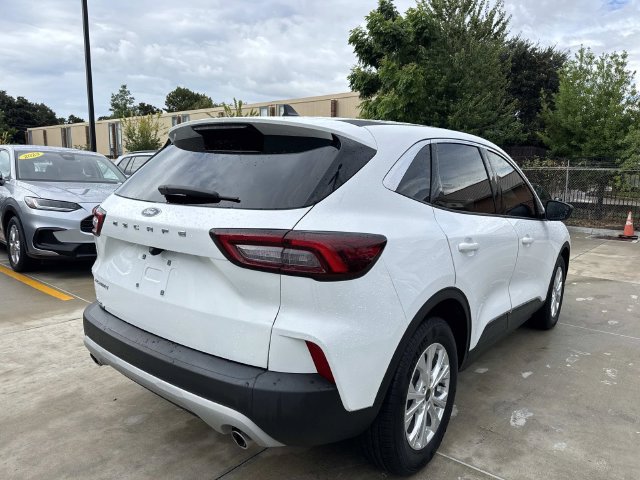 Used 2023 Ford Escape Active w/ Cold Weather Package FWD image 7