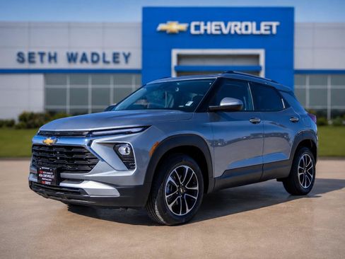 New 2025 Chevrolet TrailBlazer LT w/ Convenience Package FWD image 44