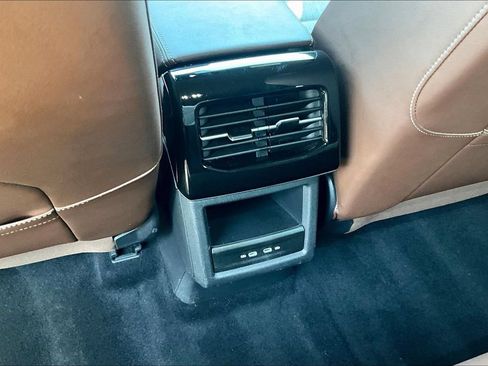 Used 2023 Volkswagen ID.4 Pro RWD image 9