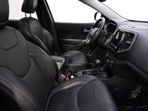 Used 2019 Jeep Cherokee Limited AWD/4WD image 16