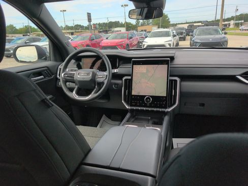 Used 2025 GMC Acadia Elevation FWD image 14