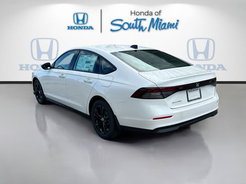 New 2025 Honda Accord SE image 4