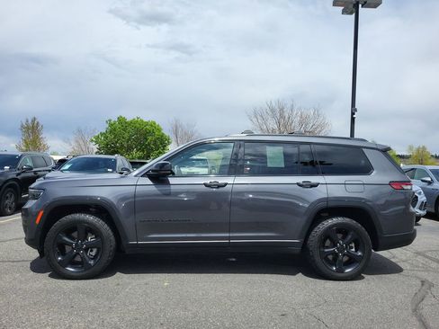 Used 2023 Jeep Grand Cherokee L Laredo AWD/4WD image 5