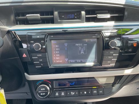 Used 2015 Toyota Corolla LE FWD image 12