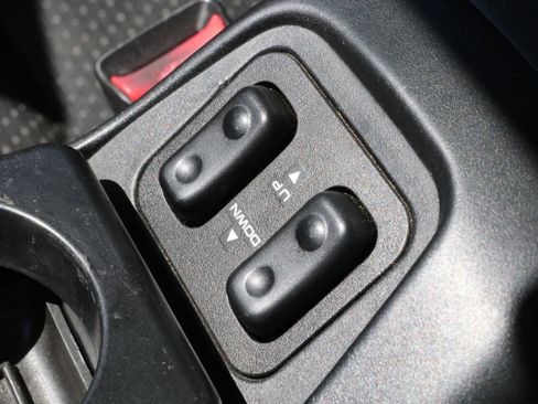 Used 1997 MAZDA MX-5 Miata RWD image 28