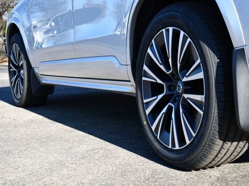 Certified 2022 Volvo XC90 T6 Momentum w/ Climate Package image 10